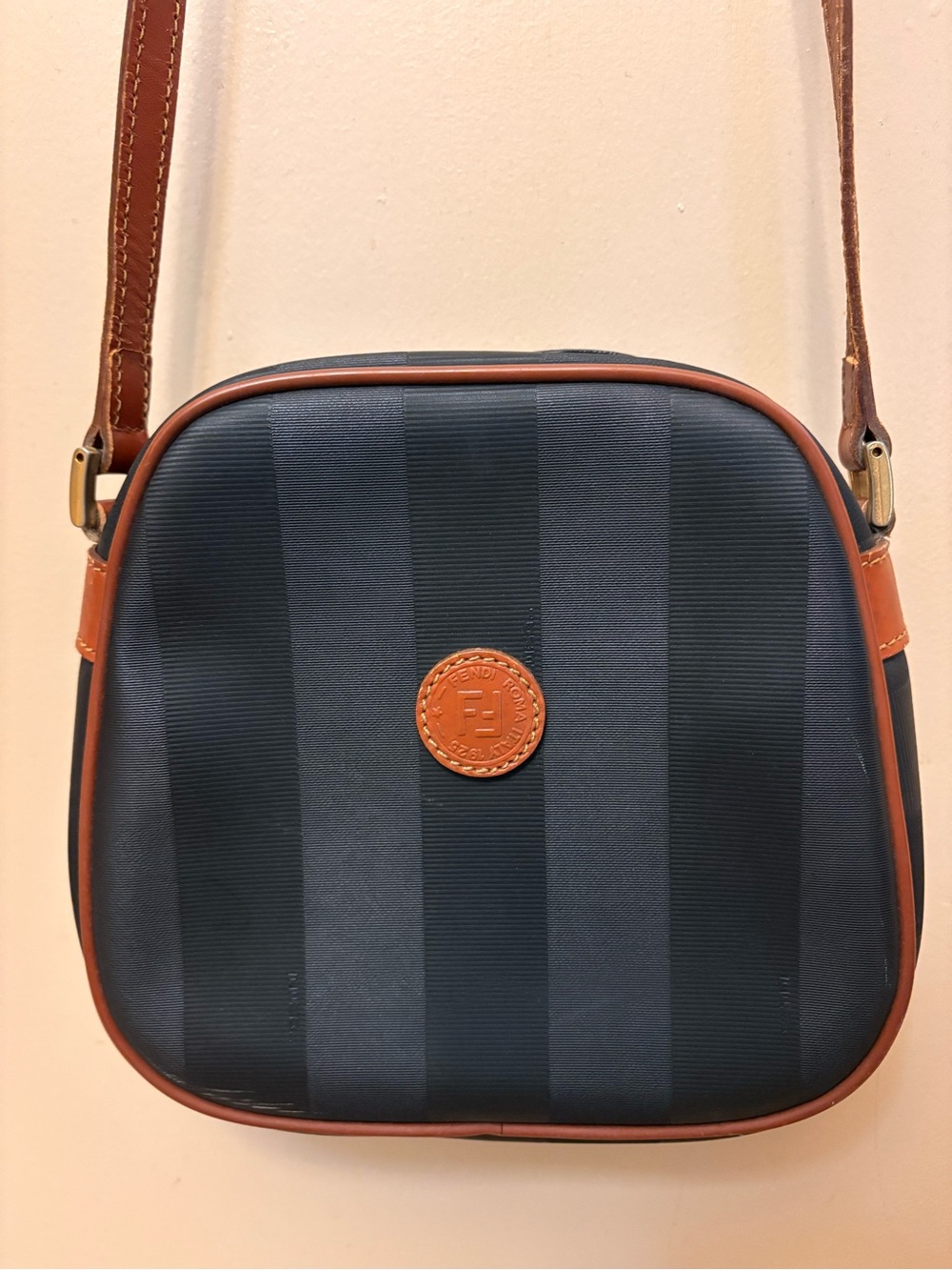 Vintage Fendi Crossbody - Picture 2 of 5